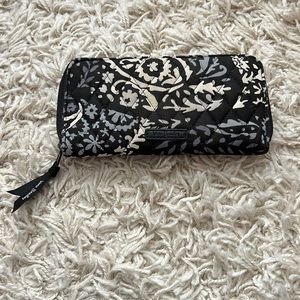 Vera Bradley Black Paisley Noir Accordion Wallet